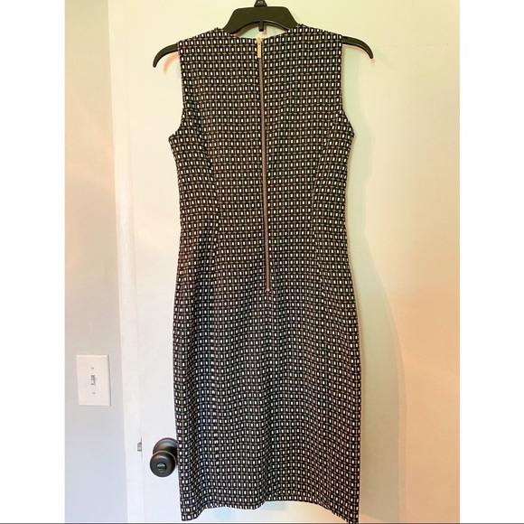 Calvin Klein women’s size 4 black patterned dress - Picture 3 of 4